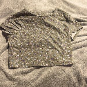 Cropped t-shirt (olive green with flower print)